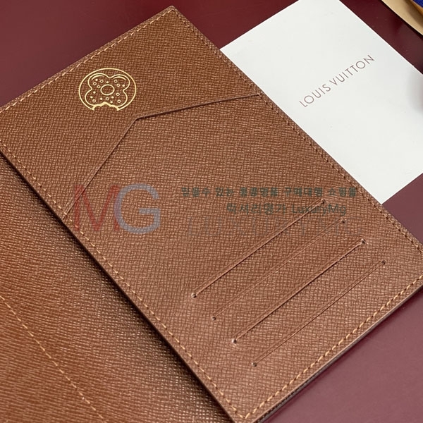 ���̺��� �н���Ʈ Ŀ�� �������� M28281-2