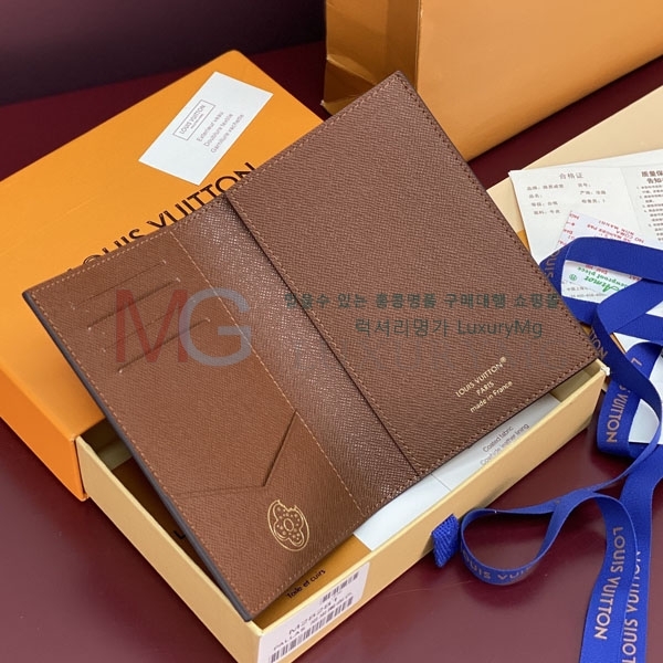 ���̺��� �н���Ʈ Ŀ�� �������� M28281-2