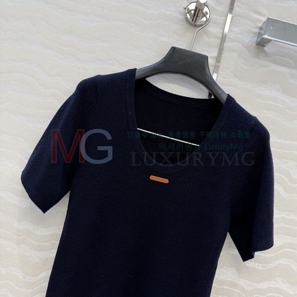 ���� �̿�̿� ���� Ƽ���� MU484650-8