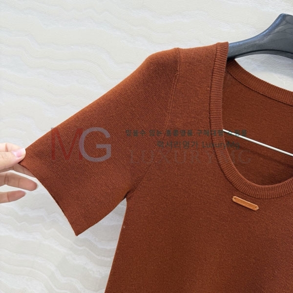 ���� �̿�̿� ���� Ƽ���� MU484650-10