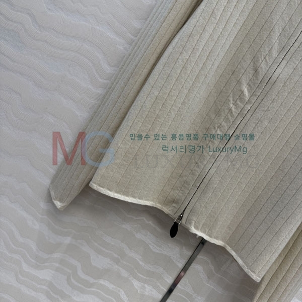 ���� �η�**�� ������ ����� LP323502-1