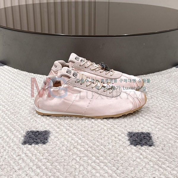 ���� �̿�̿� ����Ŀ�� MI528193-4