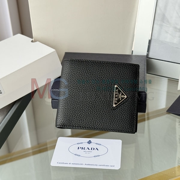 ����� ������ 2M0513-52