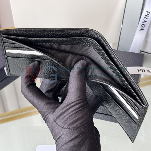 ����� ������ 2M0513-302