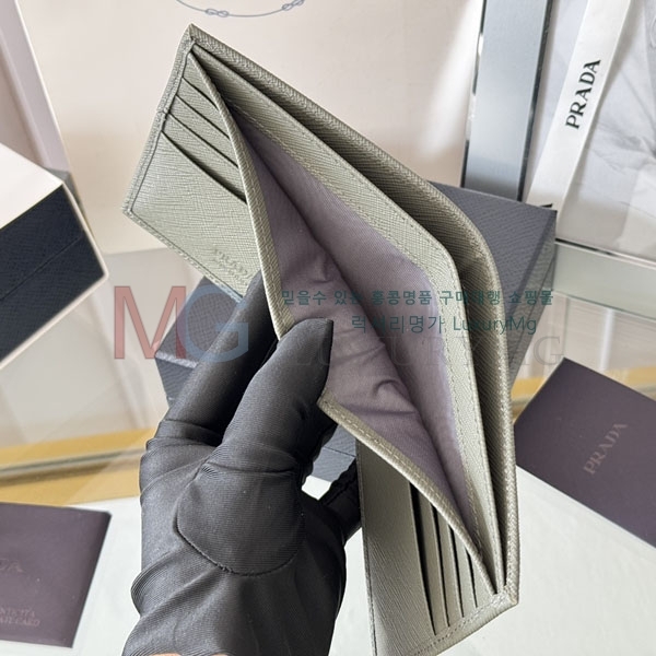 ����� ������ 2M0513-312