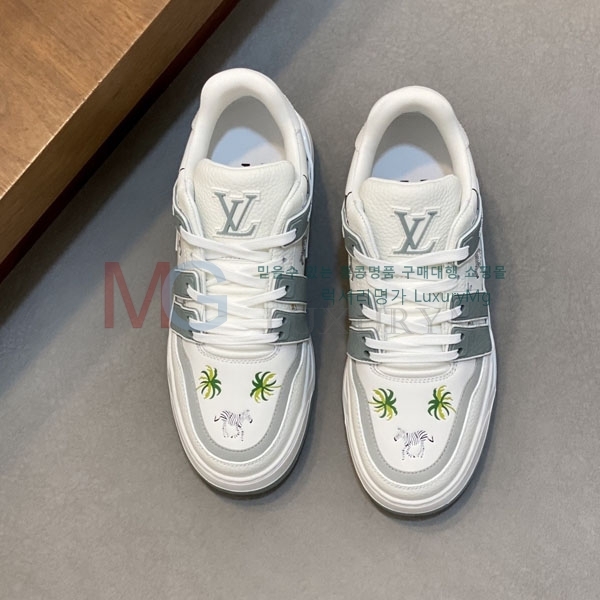 ���� ���̺��� ����Ŀ�� LV452220