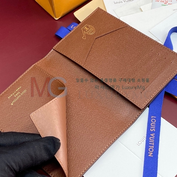 ���̺��� �н���Ʈ Ŀ�� �������� M27548-1