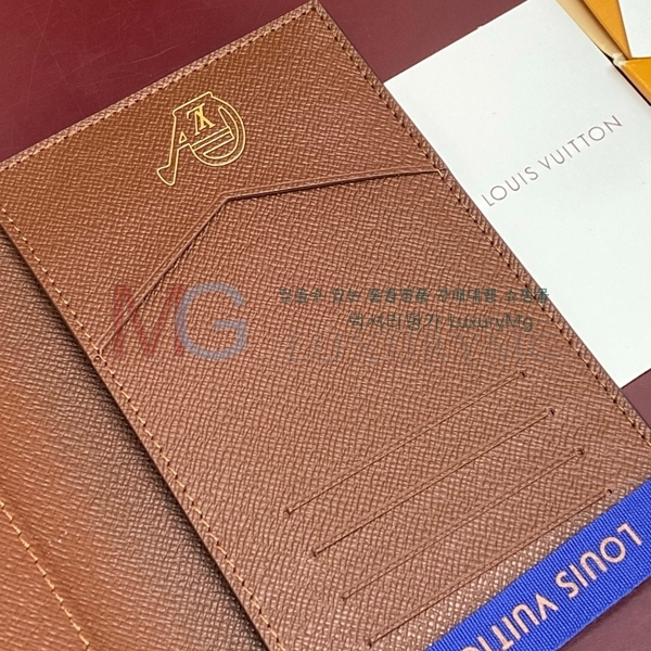 ���̺��� �н���Ʈ Ŀ�� �������� M27548-1