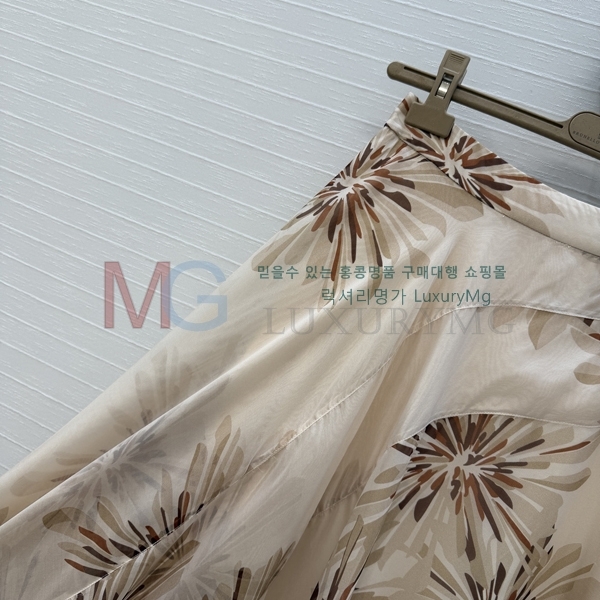 ���� ���ڷ� ��ġ�ڸ� ��ĿƮ BC345025-2