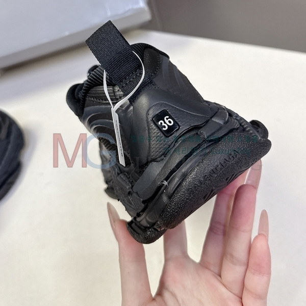 �������� �߷��þư� ����Ŀ�� BA81171