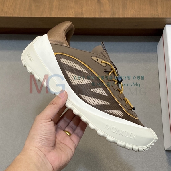 ���� ��**�� �ȭ MK630550-2